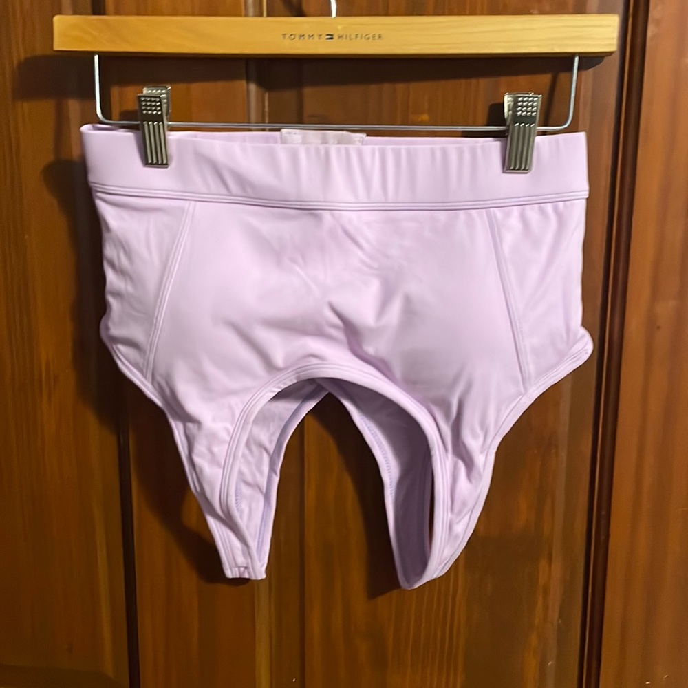NVGTN sports bra